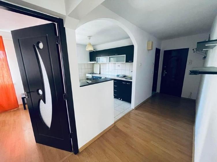 Apartament cu 2 camere decomandat în Berceni