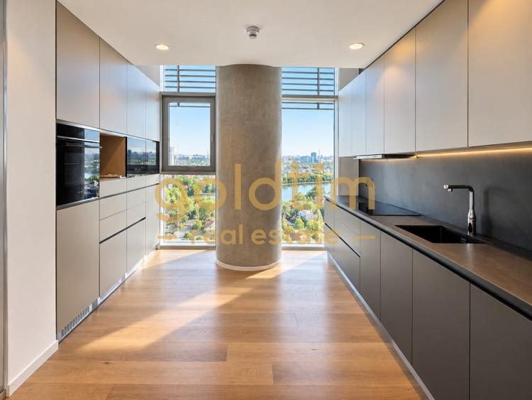 Apartament cu 4 camere semidecomandat, mobilat în Floreasca