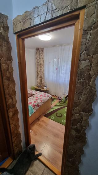 Apartament cu 4 camere decomandat în Central