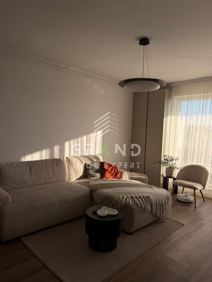 Apartament cu 2 camere semidecomandat, mobilat în Între Lacuri