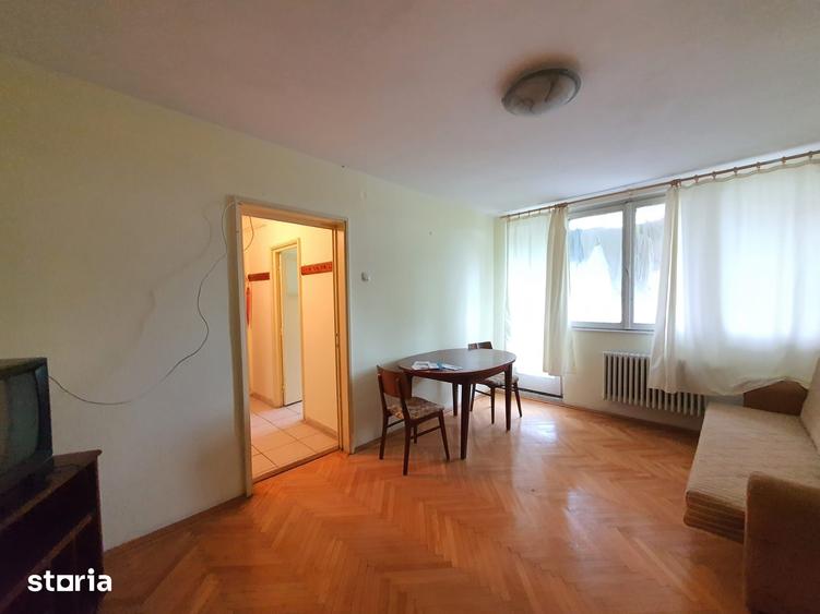 Apartament cu 3 camere semidecomandat în Țiglina 1