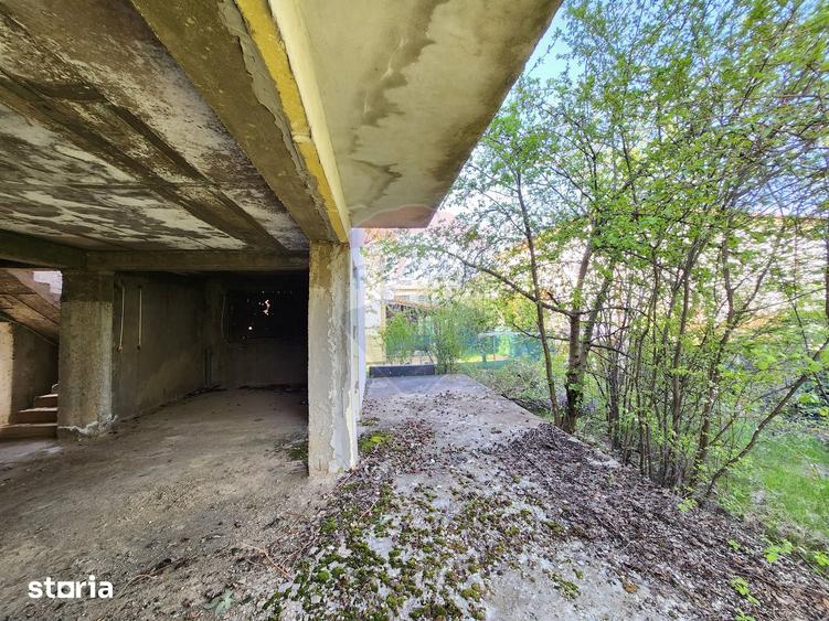 Casă cu 5 camere cu Teren 406 Mp în Nord