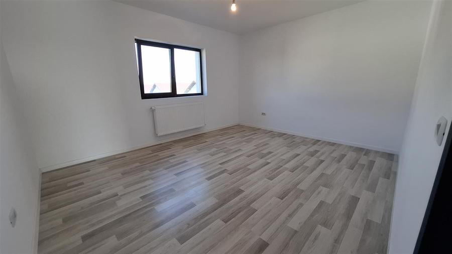 Casă individuală cu 5 camere cu Canalizare în Valea Lupului