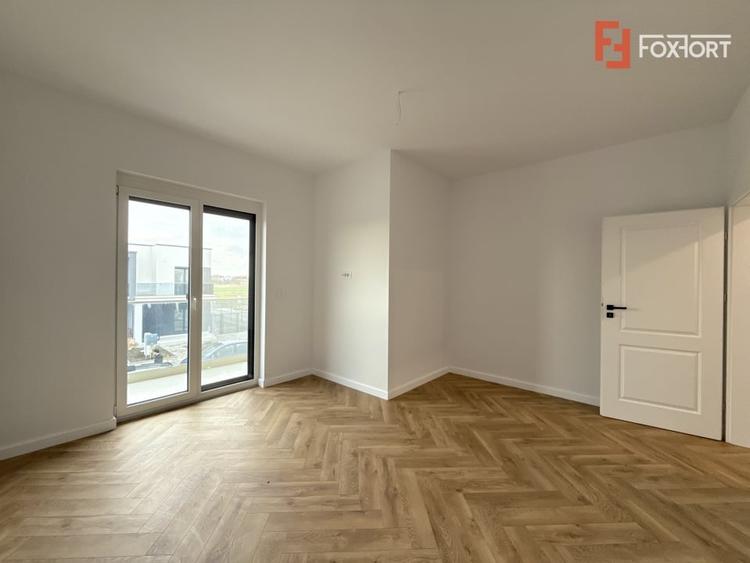 Duplex cu 4 camere cu Teren 325 Mp în Covaci