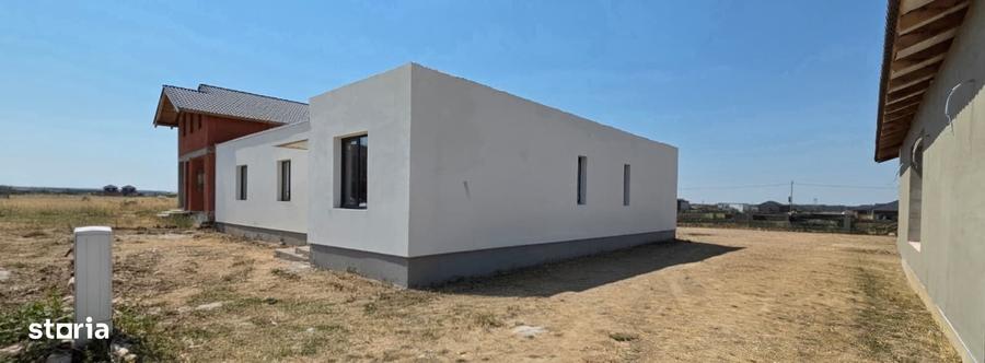 Casă cu 3 camere cu Teren 502 Mp în Sânmartin