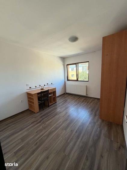 Casă cu 4 camere cu Teren 120 Mp în Cetate