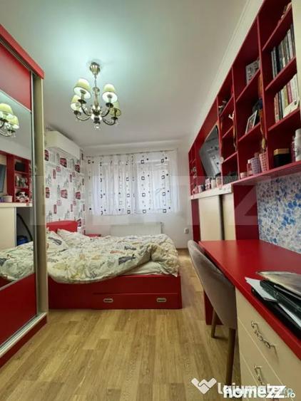 Casă cu 5 camere cu Teren 350 Mp în Florești