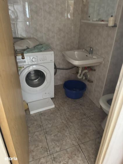Apartament cu 3 camere semidecomandat în Titan