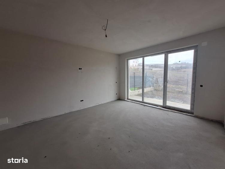 Casă cu 5 camere cu Teren 180 Mp în Apahida