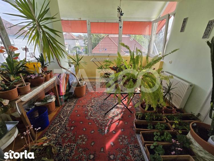 Casă cu 6 camere cu Canalizare în Sub Arini