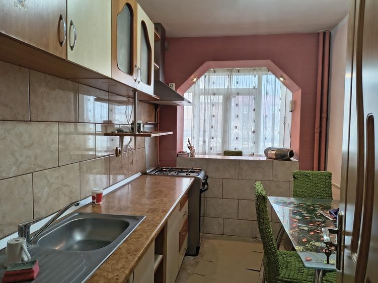 Apartament cu 2 camere semidecomandat, mobilat în Micro 5