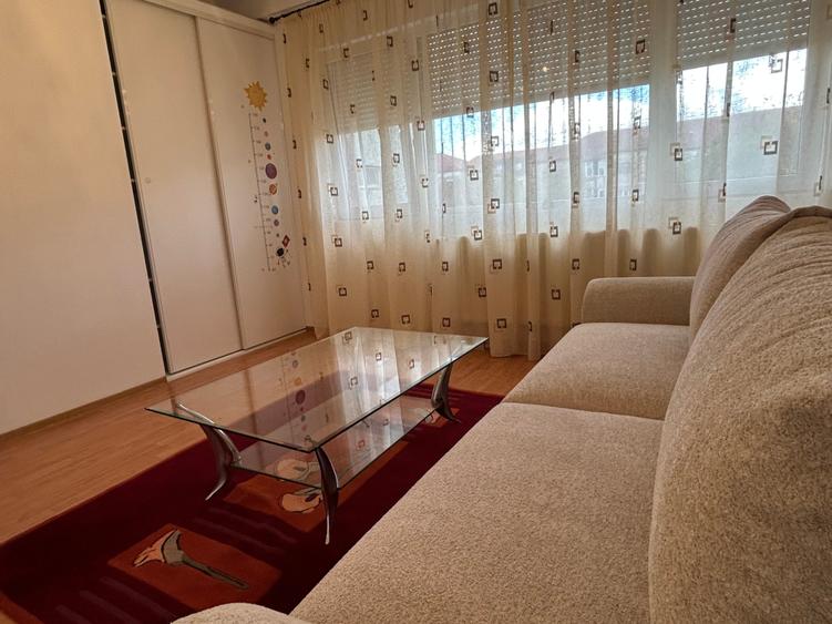 Apartament cu 3 camere în Torontalului