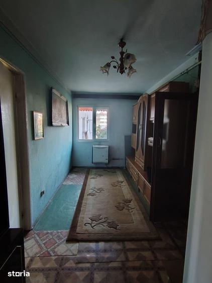Apartament cu 3 camere în Micro 9