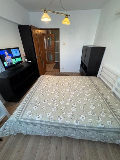 Apartament cu 2 camere decomandat în Titan