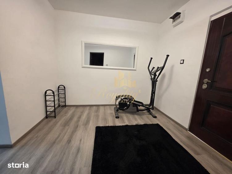 Apartament cu 4 camere decomandat în Girocului