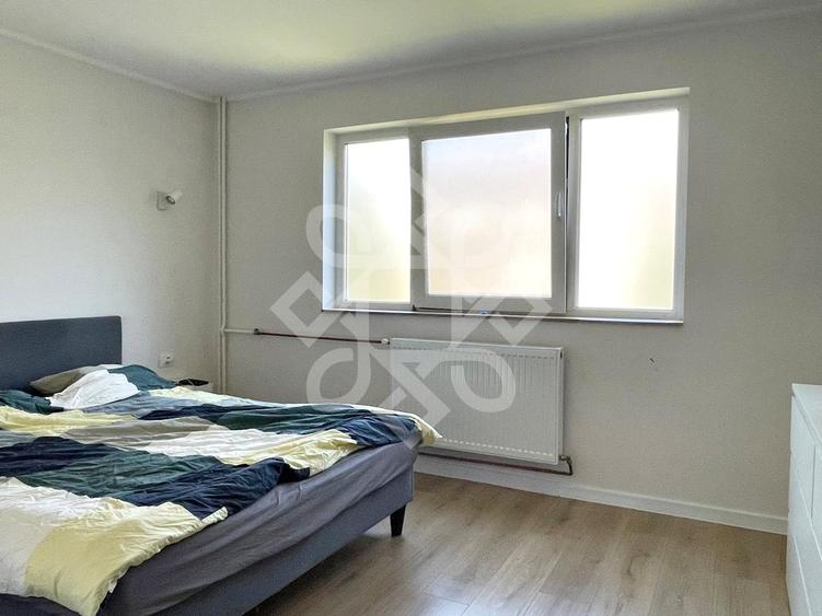 Apartament cu 3 camere semidecomandat, mobilat în Rogerius