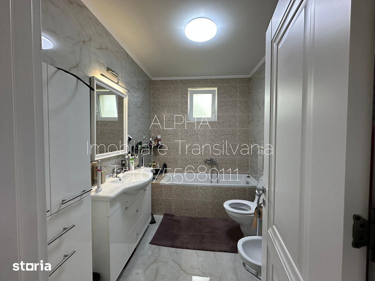 Casă cu 4 camere cu Teren 700 Mp în Central