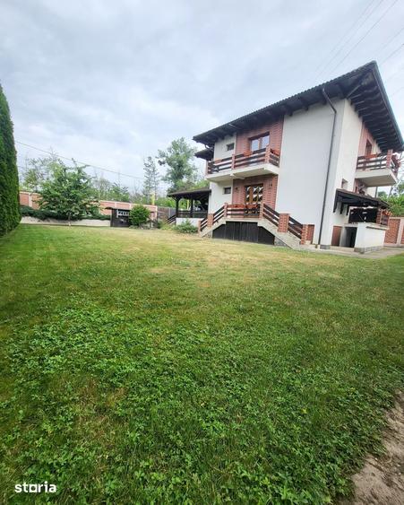 Casă cu Teren 800 Mp în Gherăiești