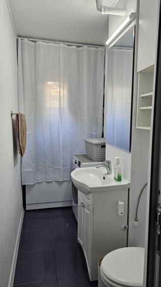 Apartament cu 3 camere semidecomandat în Tomis Nord