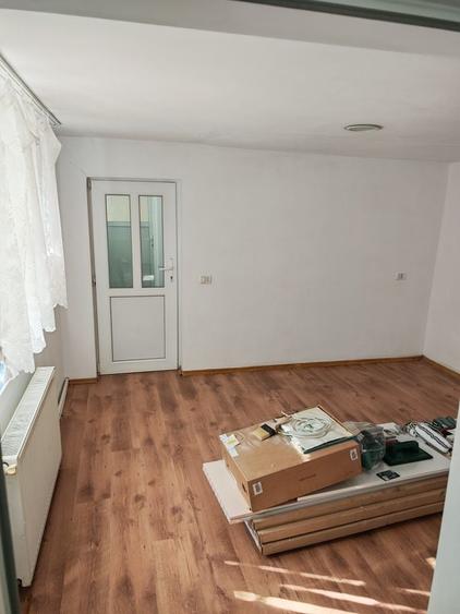 Apartament cu 3 camere nedecomandat în Gară