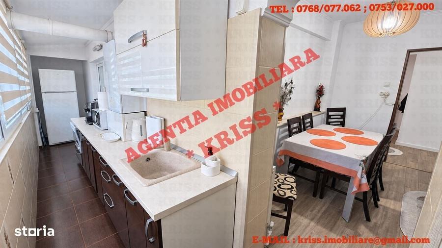 Apartament cu 3 camere decomandat în Prundu