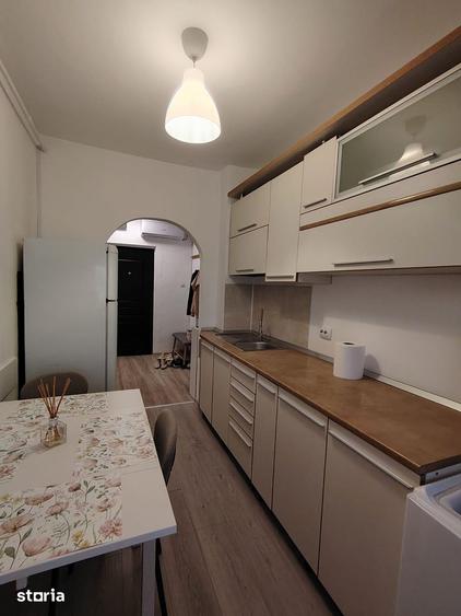 Apartament cu 3 camere în Micro 6