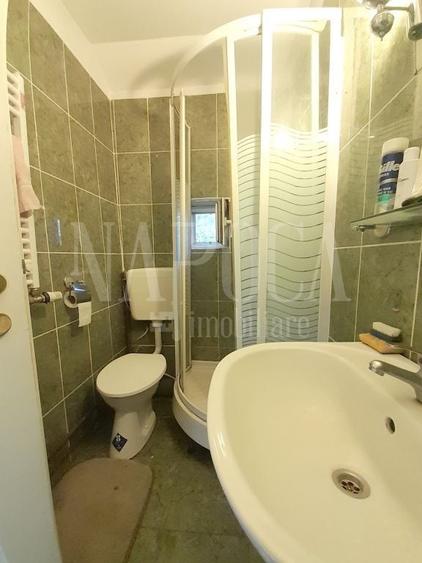 Casă individuală cu 8 camere cu Canalizare în Iosia