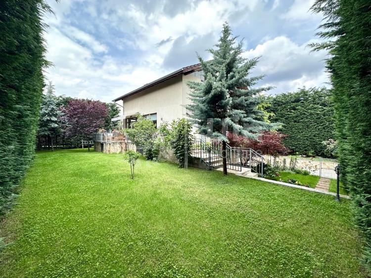 Casă individuală cu 5 camere cu Canalizare în Făget