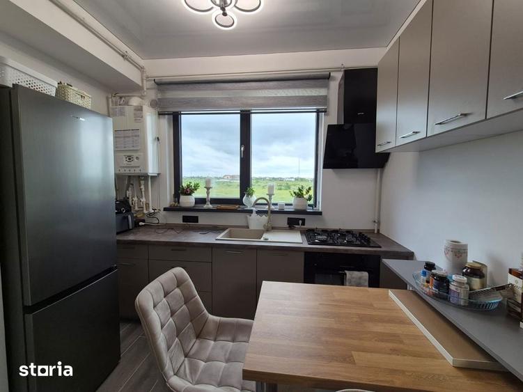 Apartament cu 3 camere decomandat în Agigea