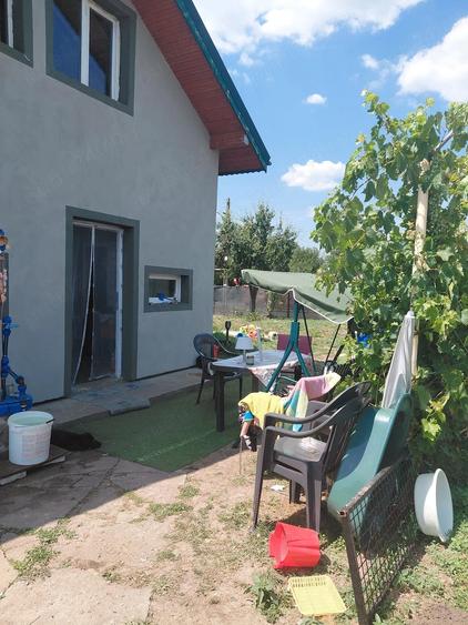 Casă cu 2 camere cu Teren 1295 Mp în Central