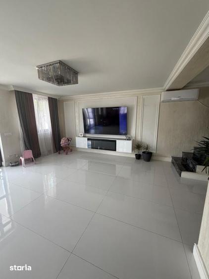 Casă cu 5 camere decomandat cu Teren 448 Mp în Solonț