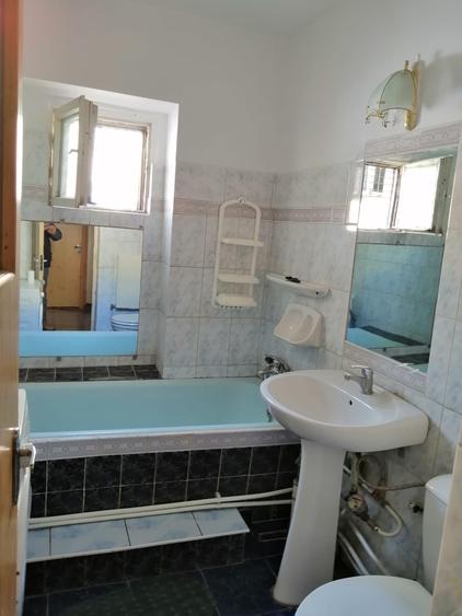 Apartament cu 4 camere, mobilat în Gară