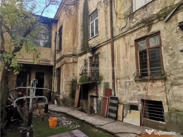 Spațiu comercial, de 47 mp, în Universitate