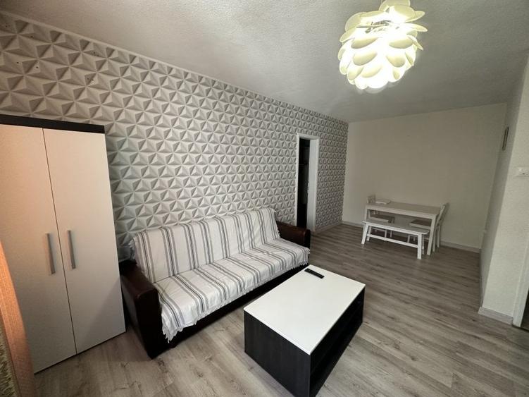 Apartament cu 2 camere semidecomandat, mobilat în Calea Victoriei
