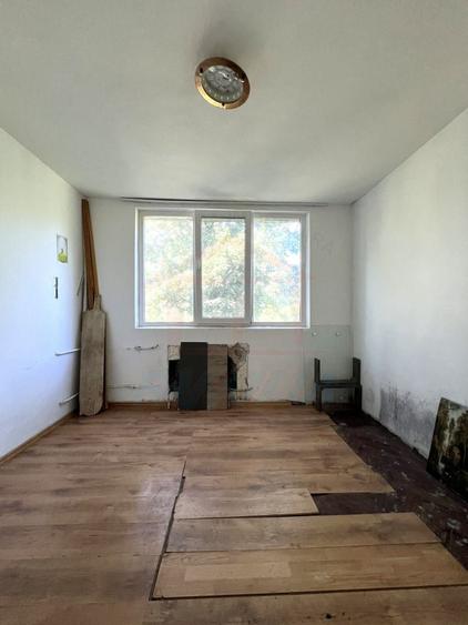 Apartament cu 2 camere semidecomandat în Țiglina 1