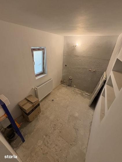 Casă cu 8 camere cu Teren 233 Mp în Decebal