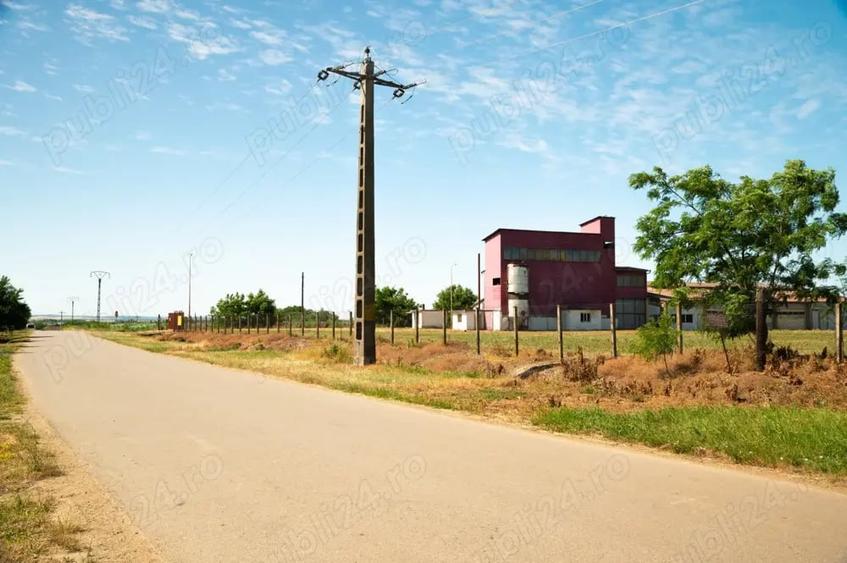 Spațiu comercial, de 7,500 mp, în Roșiori