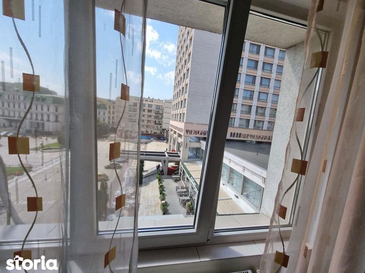 Apartament cu 2 camere semidecomandat, mobilat în Piața Unirii