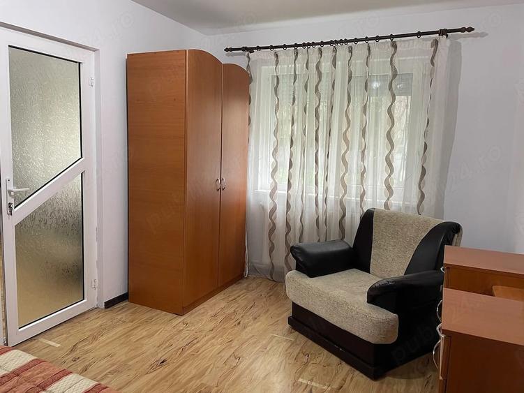 Apartament cu 3 camere semidecomandat în Central