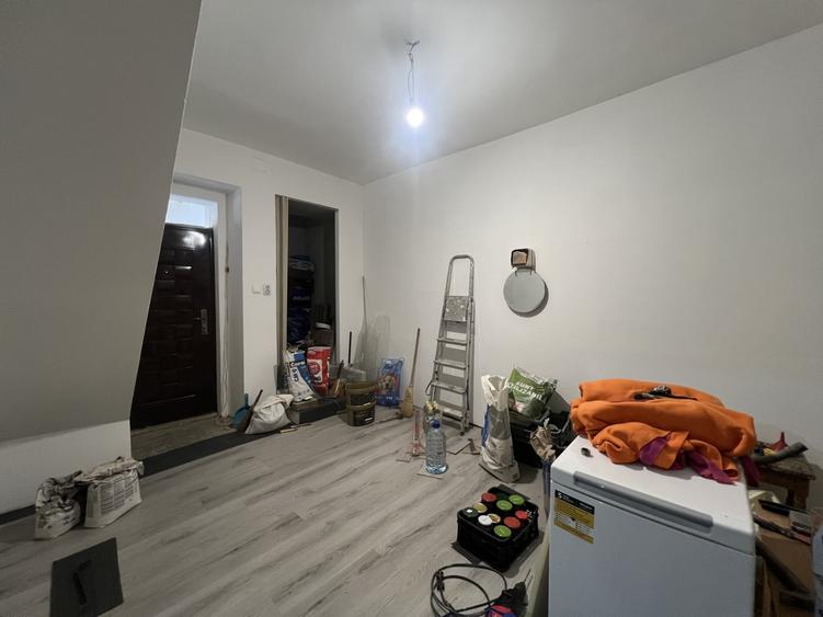 Apartament cu 2 camere decomandat, mobilat în Traian