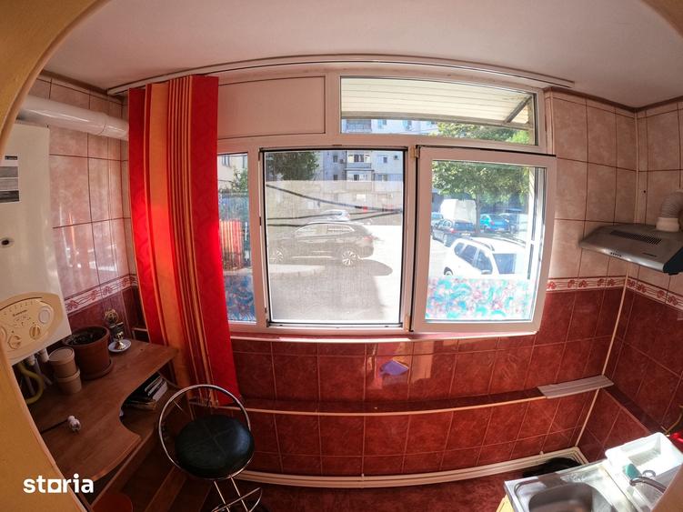 Apartament cu 4 camere decomandat în Central