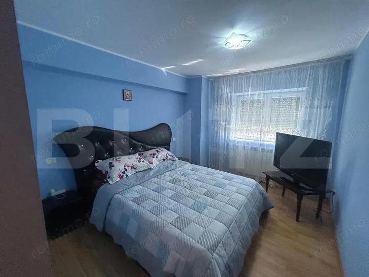 Apartament cu 3 camere decomandat în Micro 11