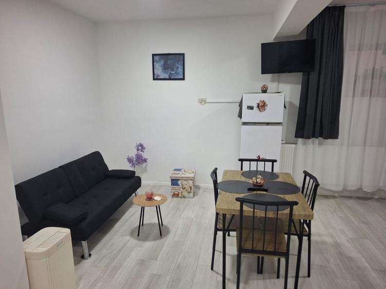 Apartament cu 2 camere semidecomandat, mobilat în Nord