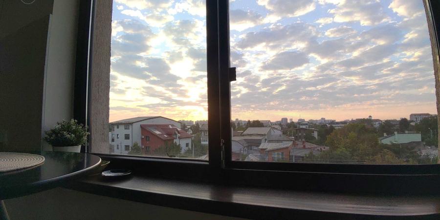 Apartament cu 2 camere decomandat în Est