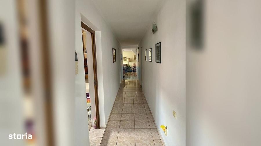 Casă cu 4 camere în Satu Nou