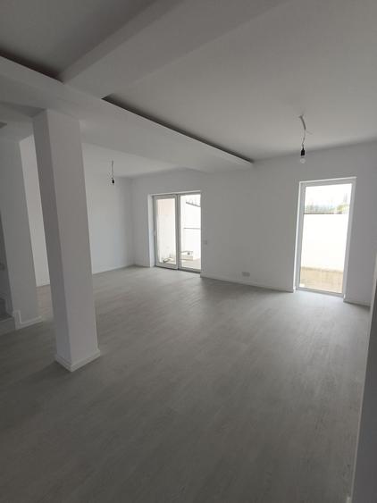 Duplex cu 4 camere cu Piscina în Cetate
