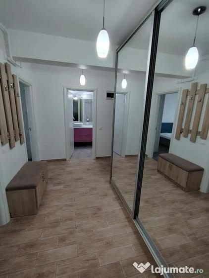 Apartament cu 2 camere decomandat în Titan