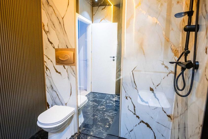 Apartament cu 3 camere decomandat în Runcu