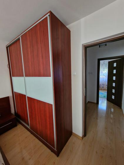 Apartament cu 3 camere semidecomandat în Brâncoveanu