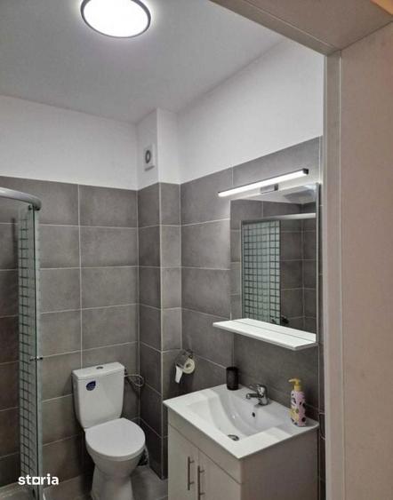 Garsonieră decomandată în Apărătorii Patriei